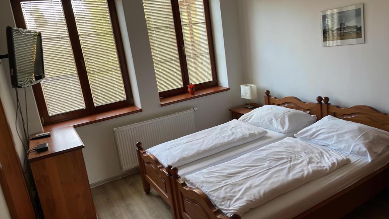 Apartman Pod Dratnikem Svratka Exterior photo